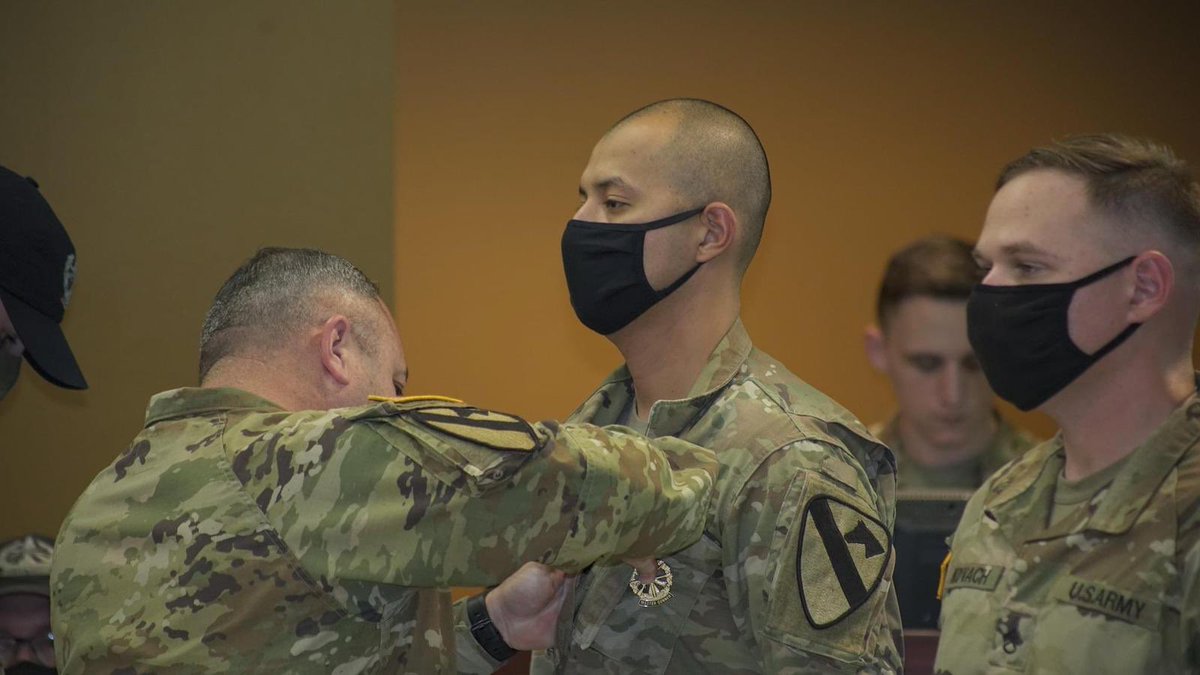 1stSQDN7thCAV's tweet photo. Congratulations to SSG Frausto on graduating Master Gunner! With his help, GARRYOWEN and IRONHORSE improve our lethality and readiness. #Tanks #MikeGolf
#TroopersFirst #StrongEurope #StrongerTogether #PeopleFirst #AlwaysAttack #ArmyCOVID19Fight #LethalityStartsHere https://t.co/jbcDfZ1May