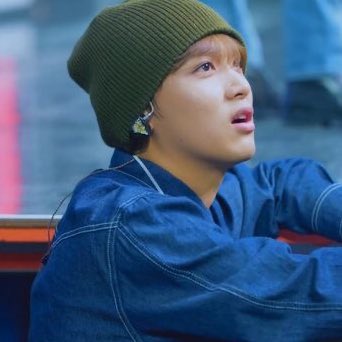 LHCLOOK's tweet photo. haechan + beanies https://t.co/NWMNBeNcJR