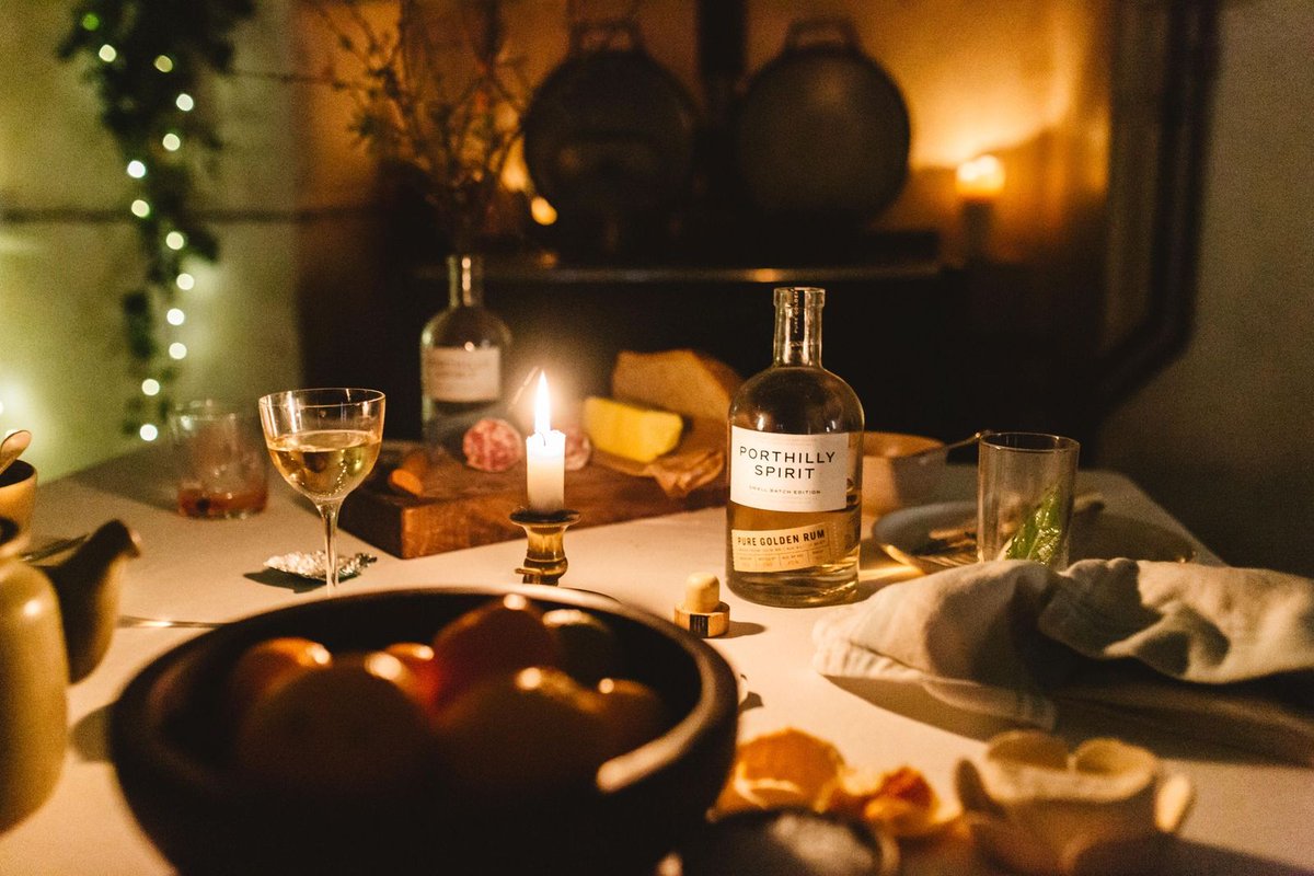 PorthillyDist's tweet photo. Winter isn't all that bad. We love to use the frosty temperatures and drawn out evenings as an excuse to kick back indoors an enjoy plenty of good food and drink. https://t.co/FexNceEtnJ