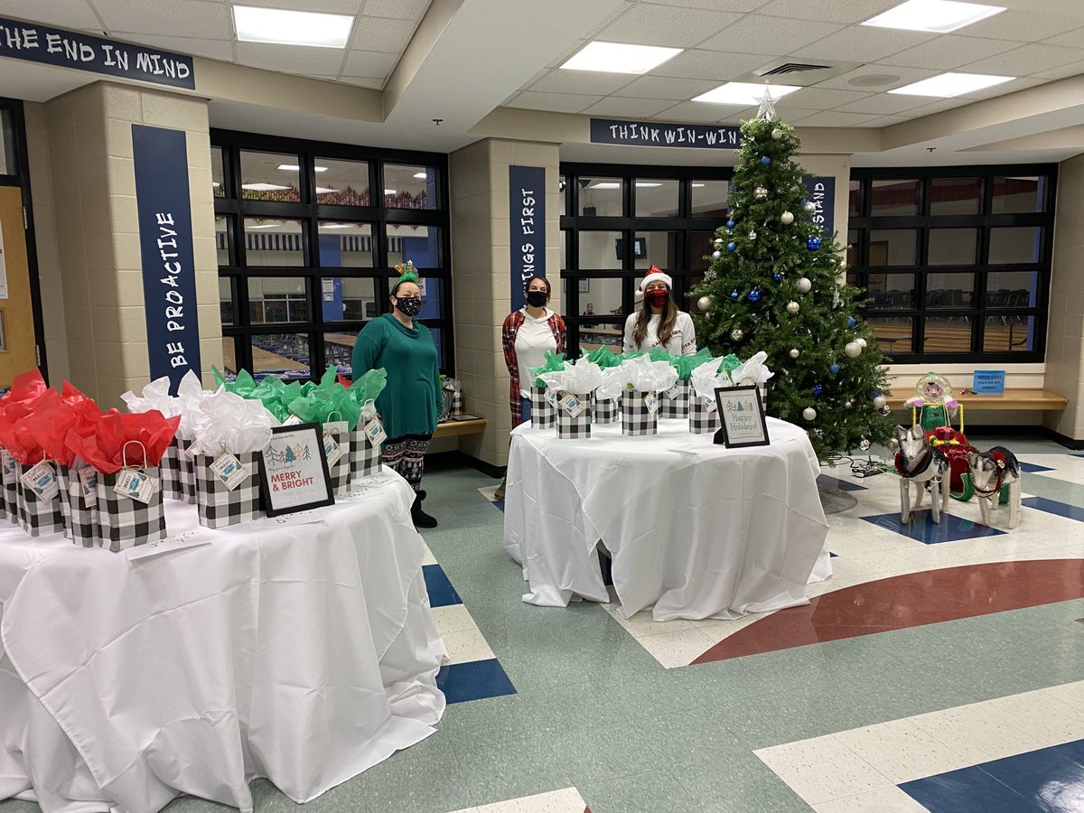 Thank you, SHE PTO! You all are amazing! ⁦<a href="/summithillpto/">Summit Hill PTO</a>⁩ ⁦<a href="/FultonZone7/">Dr. Crumbley</a>⁩  ⁦<a href="/FultonCoSchools/">FultonCountySchools</a>⁩