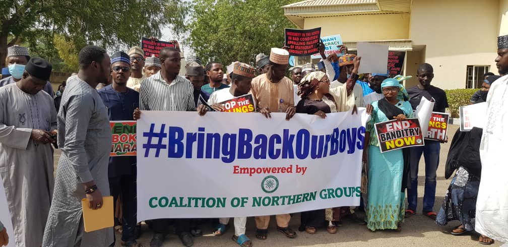 Gamayyar Kungiyoyin Arewa sun yi taro a Katsina kan matsalar tsaro inda suka yi niyyar yin tattaki daga filin jirgin sama na Katsina zuwa Daura gidan Shugaba Buhari. A cewar daya daga cikin shuwagabannin Nastura Ashir Sharif, ‘yan sanda sun hana su zanga-zangar.