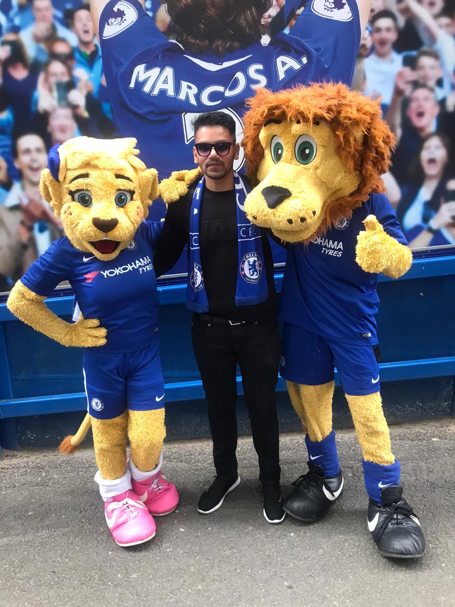 ChelseaIndia's tweet photo. Rahul Shah, a true Blue from Mumbai who has been a Chelsea fan since his childhood, lived his dream in London. Here's a #CISCGlobal story in his own words:
https://t.co/GX8mOsMHLf
#CFC #ChelseaIndia #ChelseaFC https://t.co/9o4QCvfZPG