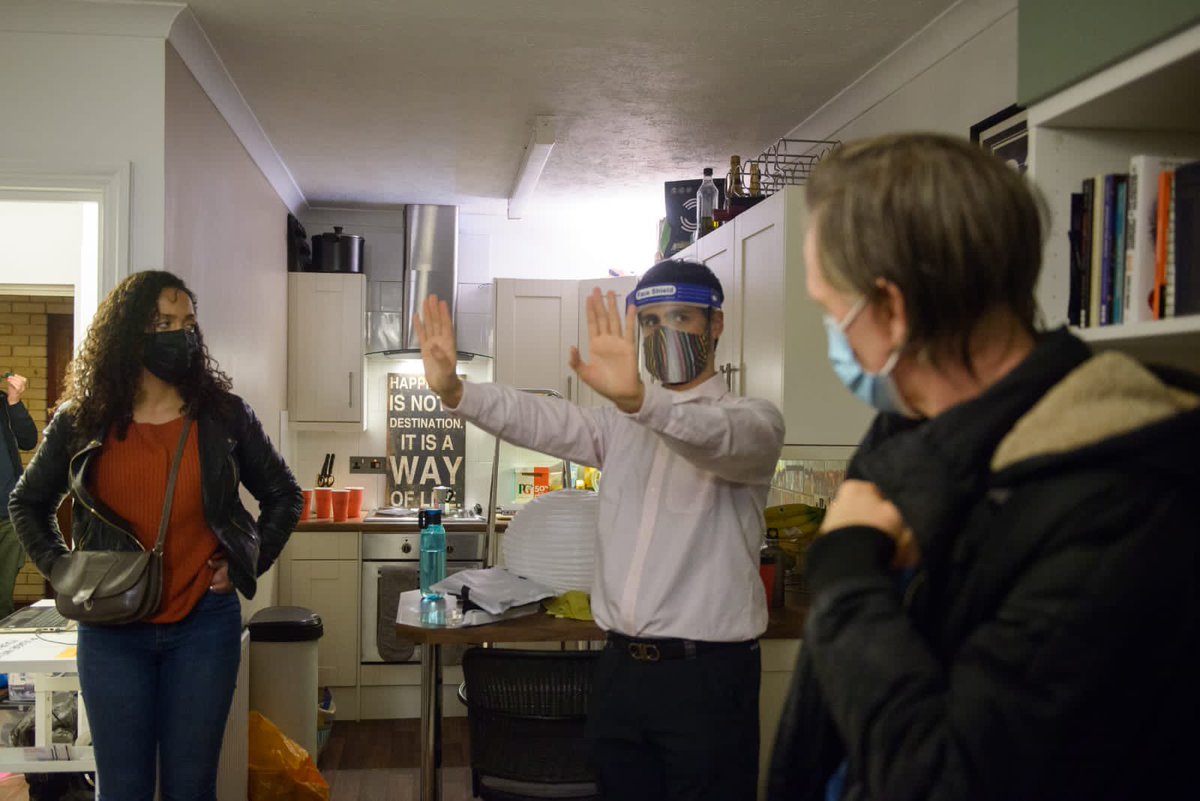 HonestySeries's tweet photo. A #director #directs @rdallasanta #bts #honesty #SetLife #actors #actorslife #RuggeroDallaSanta #MirandaHeath @m4mirry #NiallBishop @Niall_Bishop #TimeProductions @TheTimeProd https://t.co/atKfPNemkC