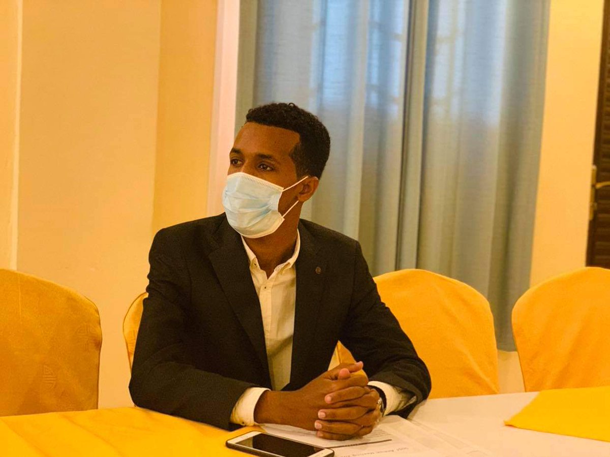 SUSFSomalia's tweet photo. Cabduqadir Ysuuf Caraale "shaqo wanaagsan ayan qabannay, cid gaar ah iyo Dowlad nagu taageerto ma jirto, haddana 70% wan ku guuleysannnay. Waxaa aan idin sheegayaa in meel wanaagsan wax noo marayaan, loona baaahanyahay in la sii xoojiyo".

#SUSFAnnualMeeting2020
#SUSF2020 https://t.co/Ms1Er8vB1c