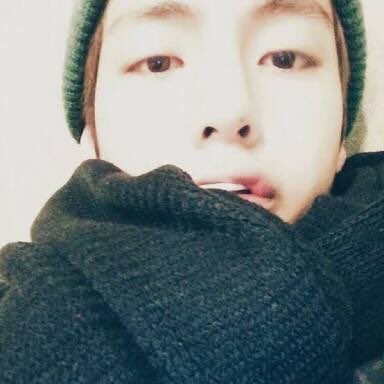 taehyung wearing beanies ; a cute thread 