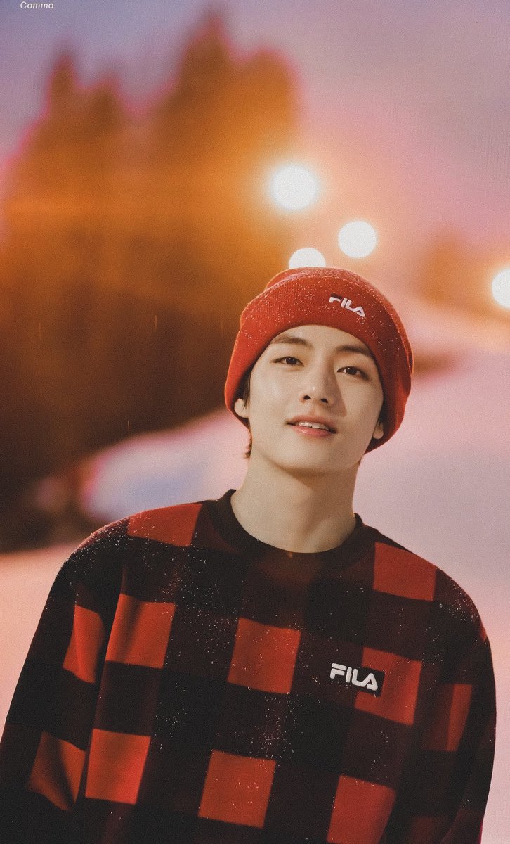 taehyung wearing beanies ; a cute thread 