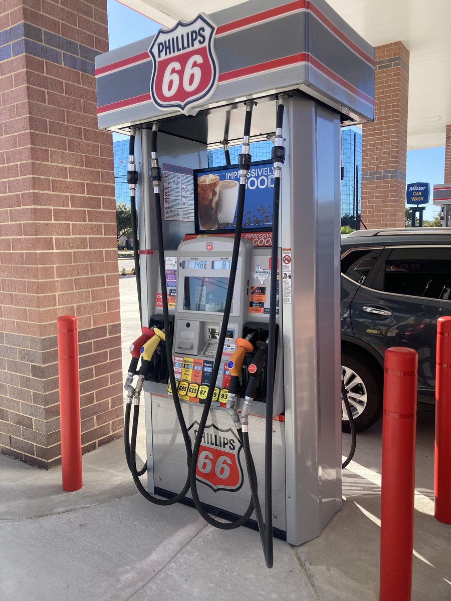 D_H_United's tweet photo. Ribbon cutting  for this large site in Houston. 12 new Gilbarco 900 series with touch screen and media displays, 6 fuel products and new Ergo nozzles. Multiple Passport POS systems along with self service food kiosk ordering. Wow! #dhunited #Gilbarco  #Passport #fuelsystem https://t.co/clEMcTz9xh