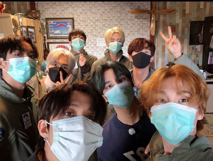 ― a thread of pentagon group selcas ♡