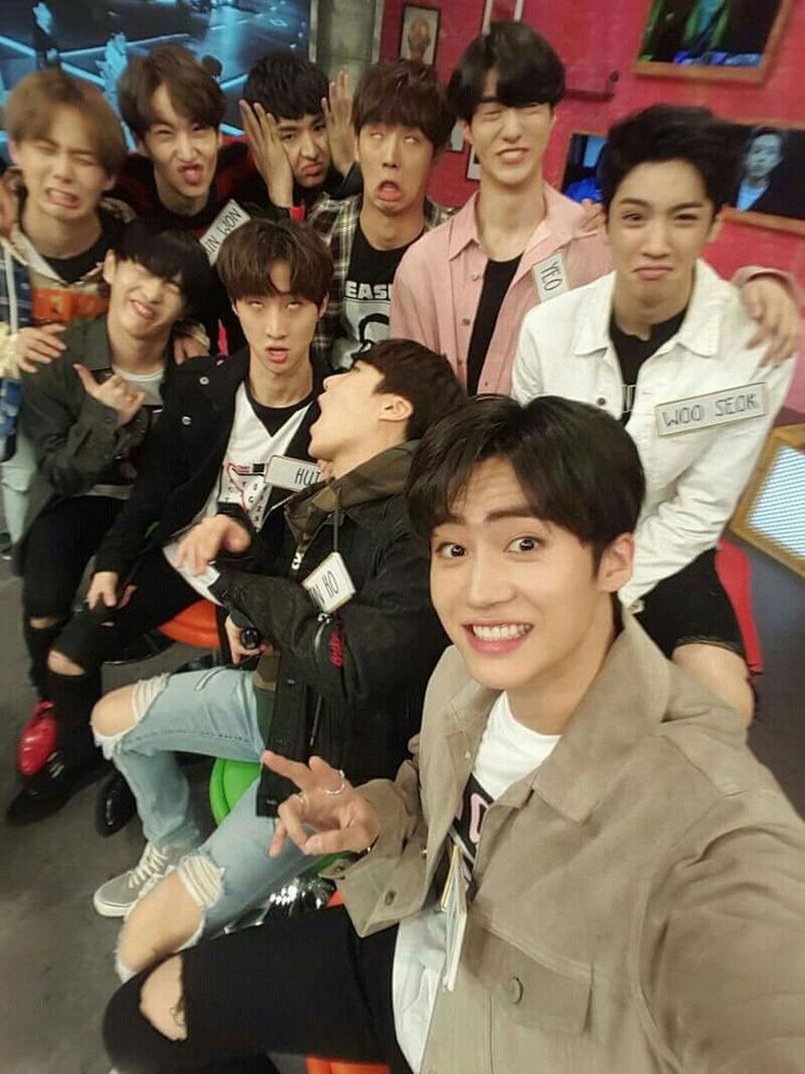 ― a thread of pentagon group selcas ♡
