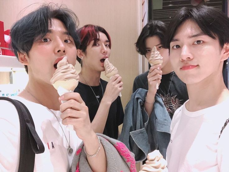 ― a thread of pentagon group selcas ♡