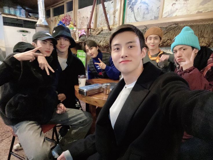 ― a thread of pentagon group selcas ♡