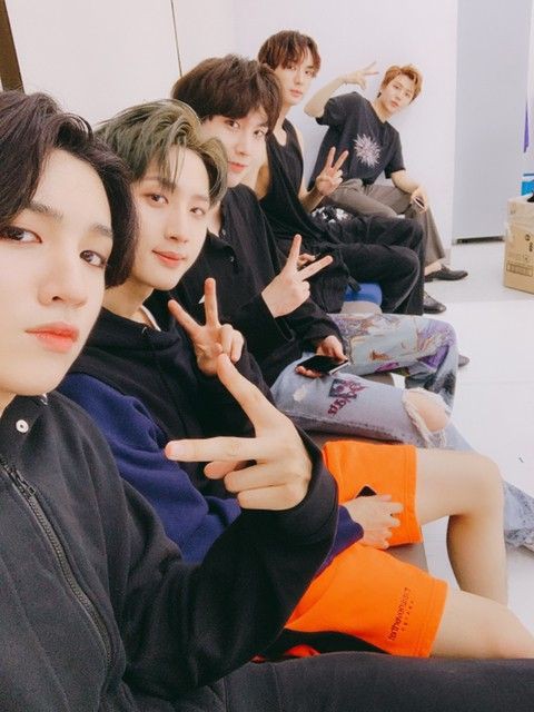 ― a thread of pentagon group selcas ♡