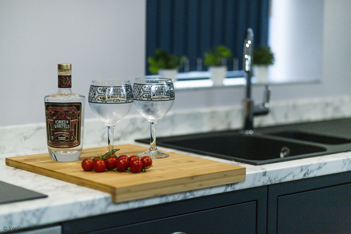 Who's the Gin to your Tonic? 🍸

Treat them to a 2021 mini break here in Wakefield and enjoy our luxurious apartments 🏡