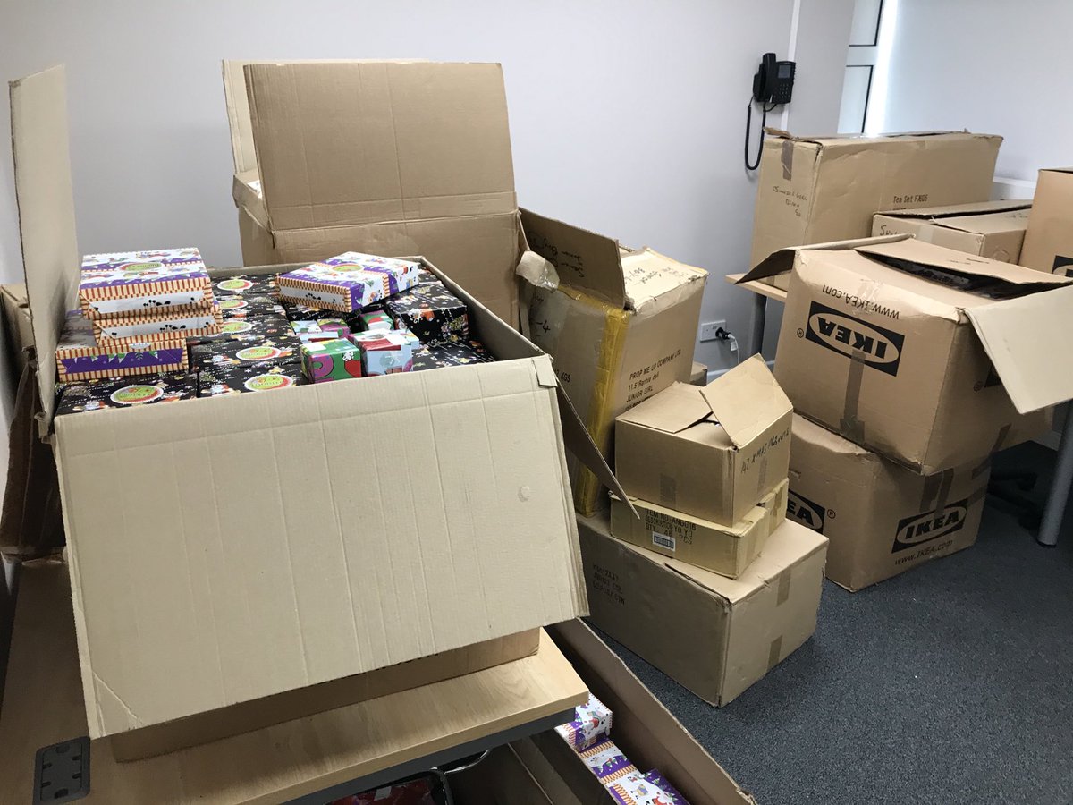 peterstanley32's tweet photo. So proud to be co-chair for the Newmarket Racing Centre who are donating presents and running a food bank for Christmas - the best charity! 🎄🎁⁦⁦⁦@EdDunlopRacing⁩ https://t.co/mDsZjRg0N9