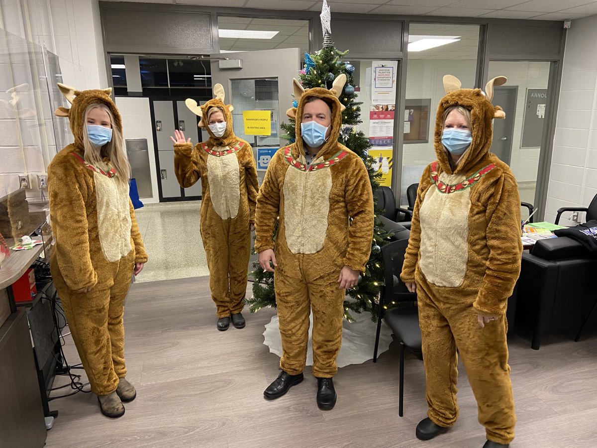 Student services has the holiday spirit! ⁦<a href="/LKDSB/">Lambton Kent DSB</a>⁩