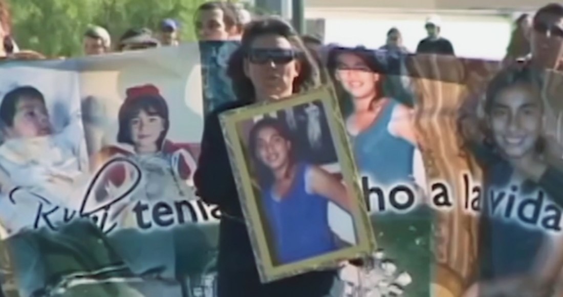 SinEmbargoMX's tweet photo. “Si me va a matar, que sea frente a palacio”. Y allí la mató. Marisela Escobedo no conoció la justicia
 https://t.co/ex1P3hVN4U https://t.co/1TkSimmcLK