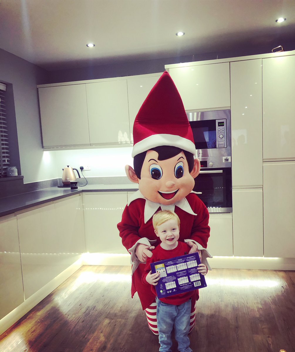 kellymariestewa's tweet photo. #elfontheshelf making memories.... family is everything 💯 #Christmas2020 https://t.co/2m51DubRwh