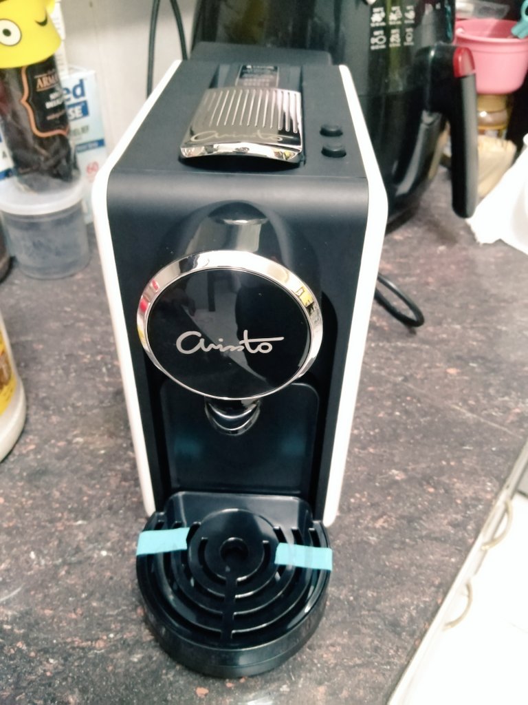 MdDanialAR's tweet photo. Bismillah,

Tonight will try this new coffee and tea machine. Using capsule 😎. https://t.co/rtbTA4s8PJ
