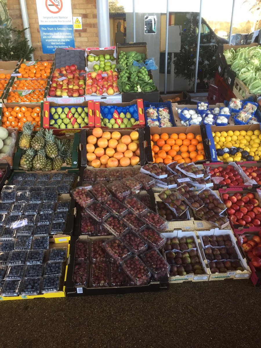 MaggieJudd3's tweet photo. #sashnhs fresh fruit & veg being sold at east Surrey hospital, great idea https://t.co/jXU58hya5y