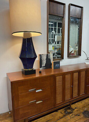 StudioTwentyTwo's tweet image. Coming together! 

✨Studio Closeout Sale✨
Saturday, 12/19 + Sunday, 12/ 20
10 to 7
By Appointment Only // Link in bio
Cash ONLY

#vintagemodern #midcentury #midcenturymodern #hollywoodregency #furniture #interiors #vintage #closeout #holiday #ShopSmall #SupportLocal #Boston