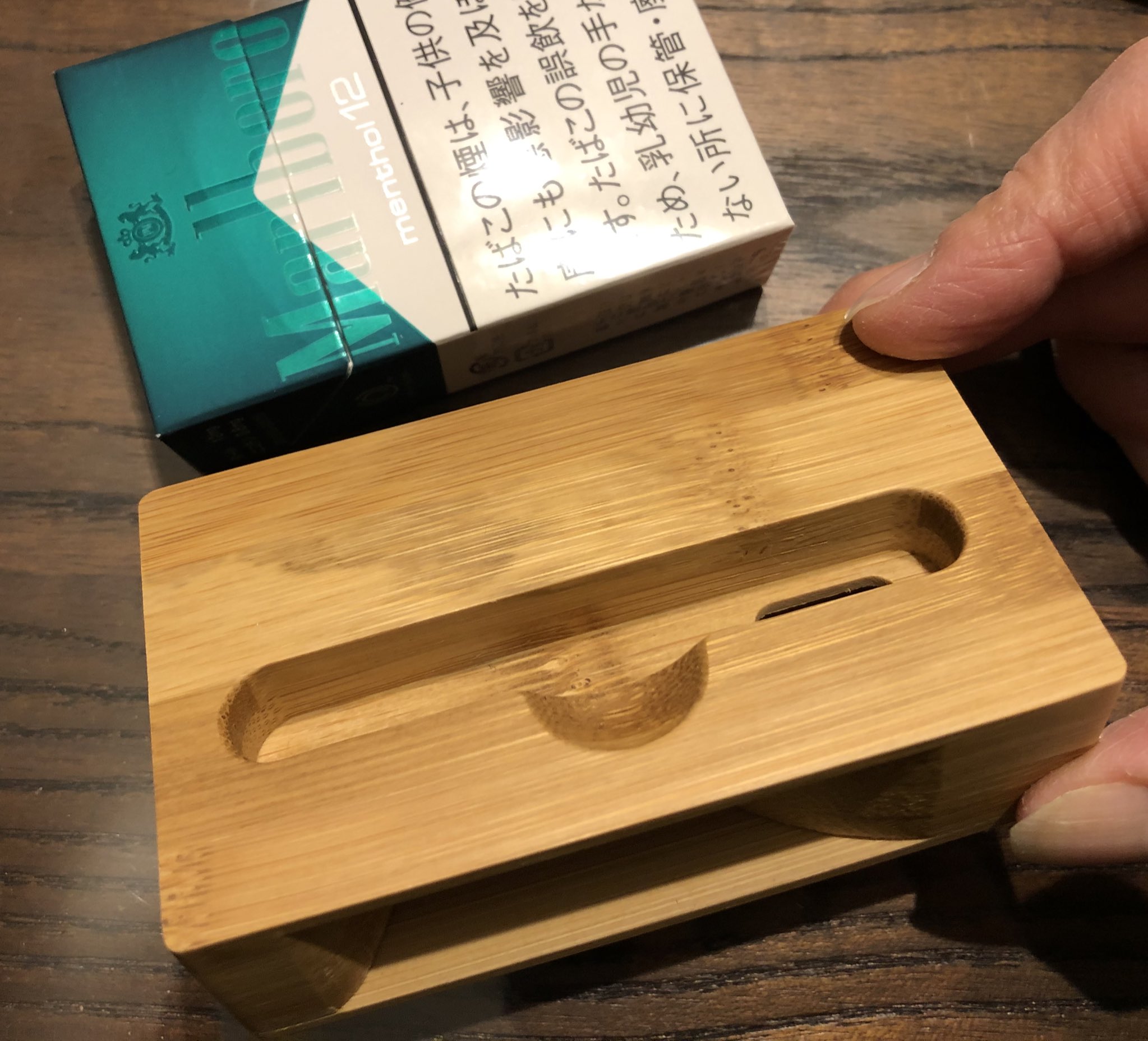 Megu 昨日キムタク出てたやつでやってたスマホ刺して鳴らす木のスピーカーの小さいやつ買ったー 車に置いとこ 電源要らないのがいいわ Megu 昨日キムタク出てたやつでやってたスマホ刺して鳴らす木のスピーカーの小さいやつ買ったー 車に置いとこ 電源要らないのがいいわ