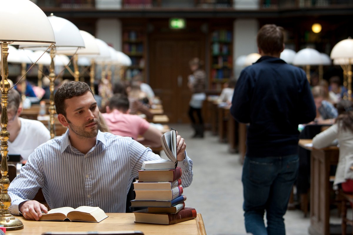 UniGraz's tweet photo. Die Rewi hat ein Fellowship-Programm für herausragende internationale Forscher ins Leben gerufen. Die Ausschreibung ist bis 31. Dezember 2020 geöffnet. Weitere Informationen finden Sie hier ▶ https://t.co/74D7CXkz44
#weworkfortomorrow #rewigraz #fellowship #applynow https://t.co/6Ldir2KIAN