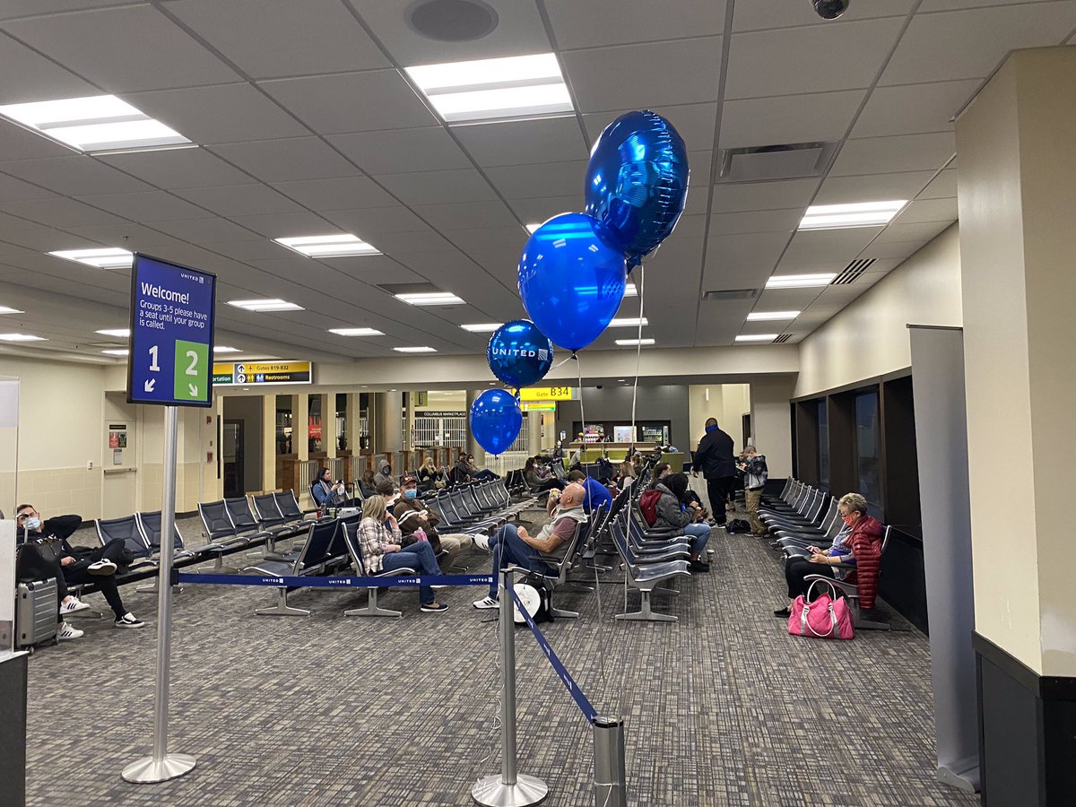 EastcoastVin's tweet photo. CMH launched its first FL P2P CMH-RSW flight this morning with an E.9👏A special Thanks to all those that were involved in making this another successful milestone for United and our Customers👍#winningthelines #TeamCMH @weareunited @QueenThuya @Jmass29Massey @DJKinzelman https://t.co/eiUCboh6Tj