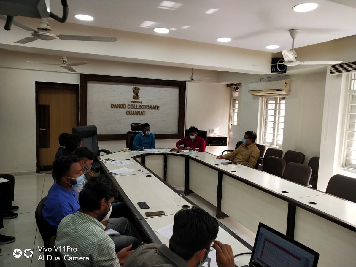CeoDSCDL's tweet photo. Review meeting was held for smartcity projects at Dahod Collector office today.

#SmartCityMission#DahodSmartCity https://t.co/58UtuHperf