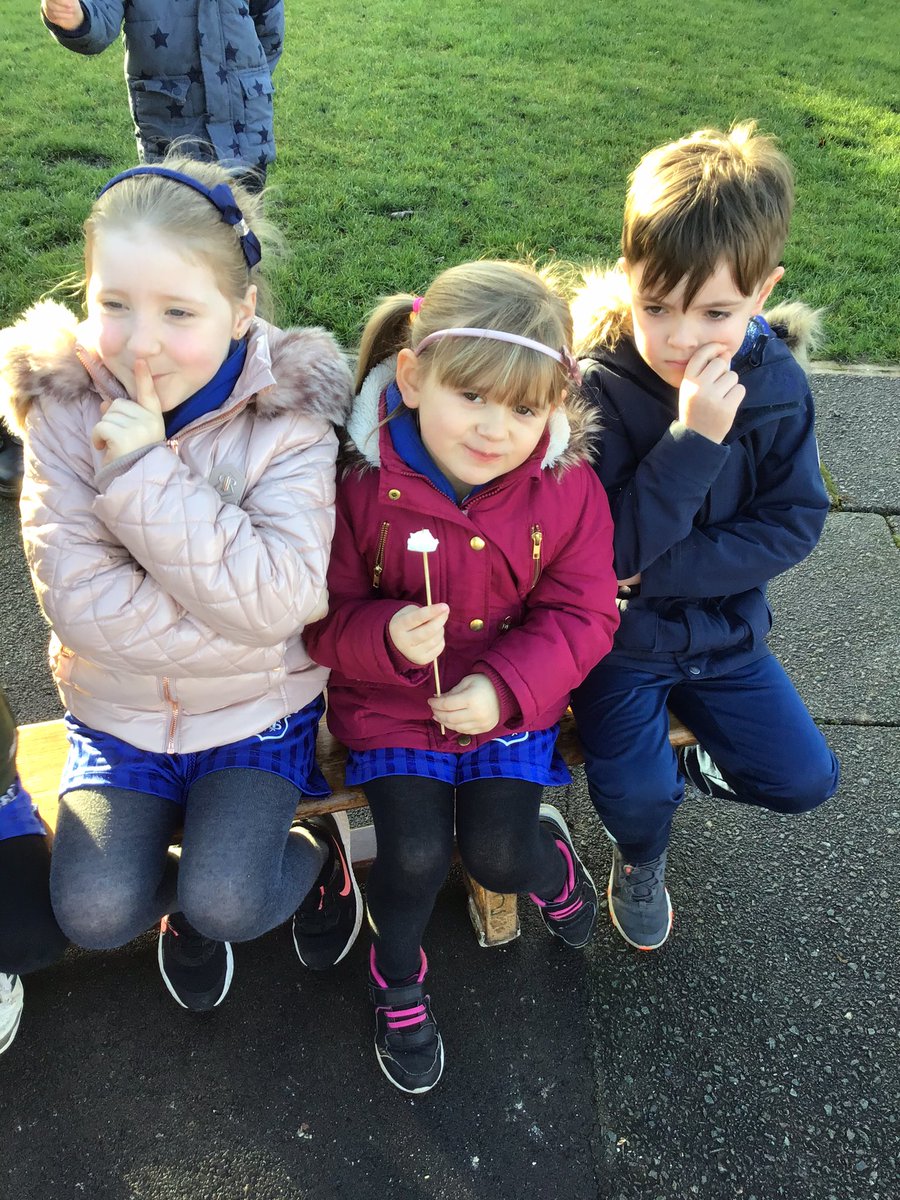 MosspitsYr1's tweet photo. Christmas campfires and marshmallows. Year 1 are having the best week 😊 https://t.co/zSDldC3I1n