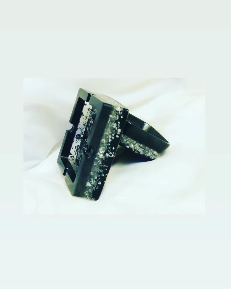 HigherSenseCo's tweet photo. 2Pac Rolling Tray Set
R.I.P. Tupac Shakur ππΎπ€ @2PAC
Hands down, my most favorite tray! #2Pac #Resin #ResinTraySet #Tupac #ResinAshtrays #OnlineShopping #BlackOwned #LocalBusiness #TagAFriend #TupacFans #EtsySale #Etsy #Christmas20 #TupacShakur #Follow #HigherSenseCreations https://t.co/fUZrmt4eX4