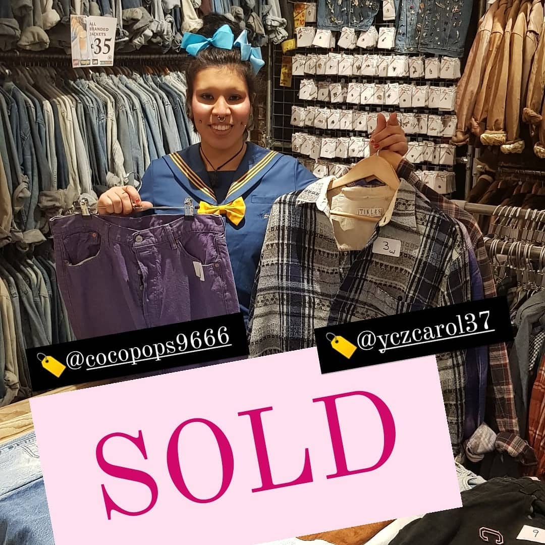 koostyleuk's tweet photo. Yesterday was such an amazing #VintageAuction day!!
3 winners!! x2 Levi's Jeans + bundle of Flannels Shirt

Join us at our last #auction of the 2020 - 
30th December @ 5PM - https://t.co/5wJfjFKNw0

Live Stream On Instagram 🎁
#OnlineAuction #VintageClothes #CamdenAuction #Camden https://t.co/XhtHcWDjM8