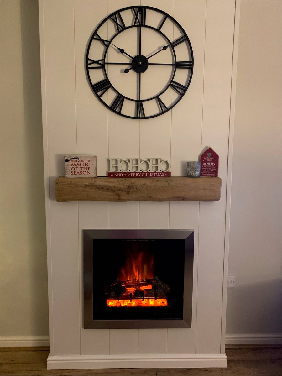 direct_fireplac's tweet photo. A beautiful looking Be Modern Casita 22 Inch Wall Mounted Inset Electric Fire with some classy Christmas décor, heart-warming stuff 🎄

We love seeing your fireplace installations so please keep them coming 👌 https://t.co/5dfEyhAiaW