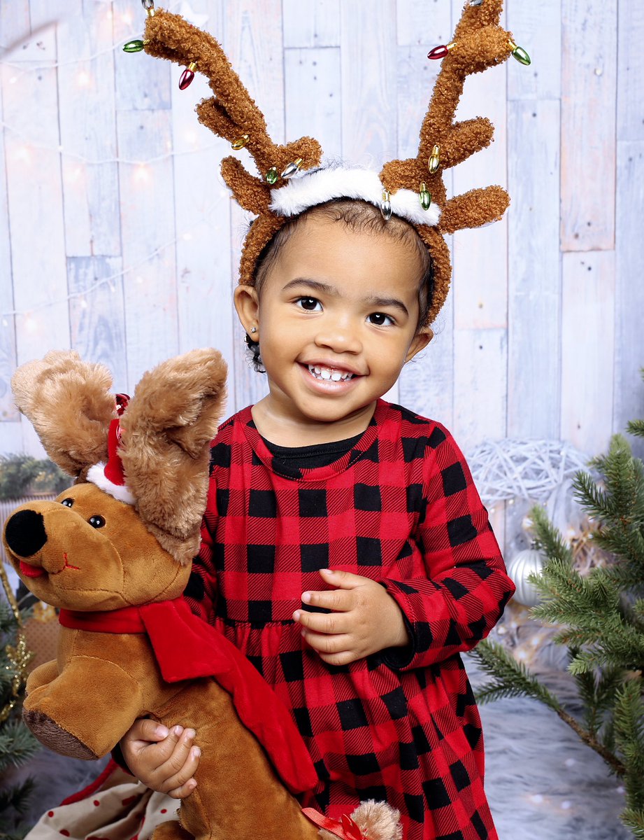 KellyKaptures's tweet photo. “Kapturing” these little darlings from @onestepatatimeacademy has been one of my highlights this Christmas Season! Some cried, were shy, and others like this little one; just gave me so much love!! 💕💕💕

#kellykaptures
#southernnewjerseyphotographer
#childphotographer https://t.co/898eXTJQRf