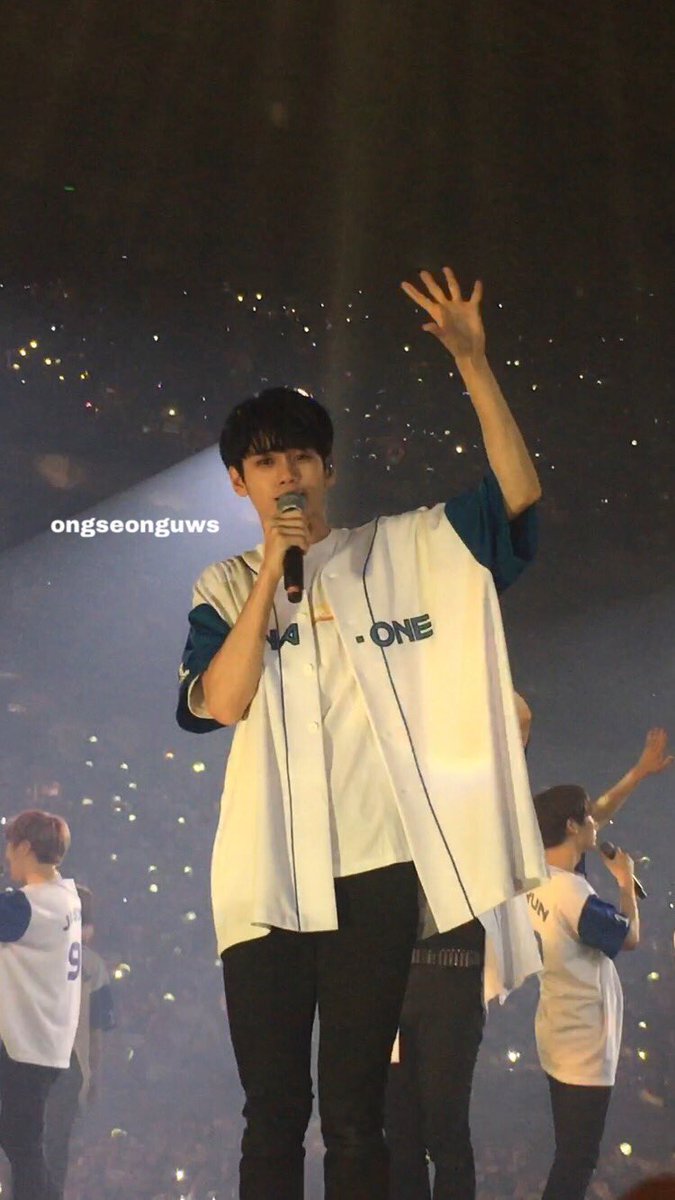 ps: let me add the photos i took of seongwu 