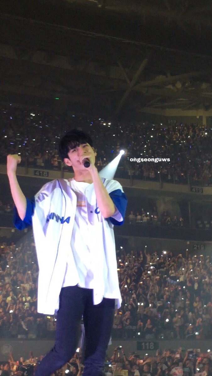 ps: let me add the photos i took of seongwu 