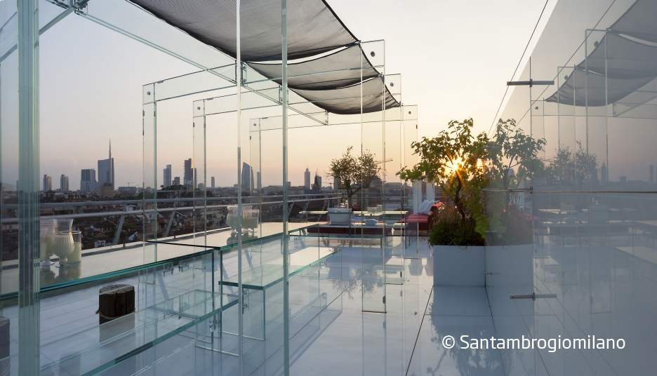 pilkingtonglass's tweet photo. #GlassisBeautiful
The triumph of transparency - La Terrazza in Milan 😍 with pergola and furniture made of our extra clear Pilkington Optiwhite™ by Santambrogio Milano. 🇮🇹

#glass #design #furniture #furnituredesign #pilkington #optiwhite #extraclear #transparency #architecture https://t.co/1mhjQWLd5G