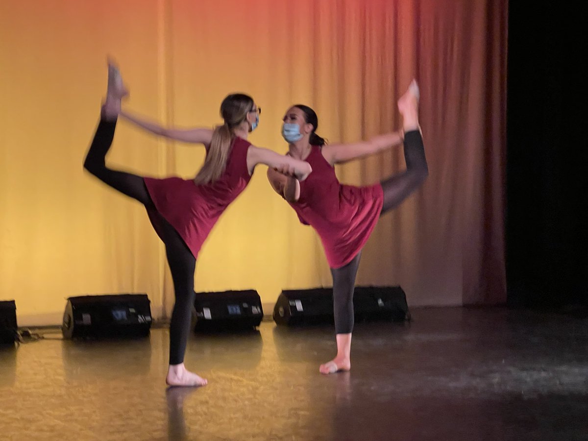 CI_ProdArts's tweet photo. Please join us tonight for our virtual Winter Showcase performance. Celebrating the work of our Dance, Technical Theatre and Digital Media students . Click the link below to join the event, at 7pm – Thursday 17th December!💃🕺#studyatCI #performingarts
https://t.co/YpQ5tdeIPW https://t.co/KvqAB2VWWL