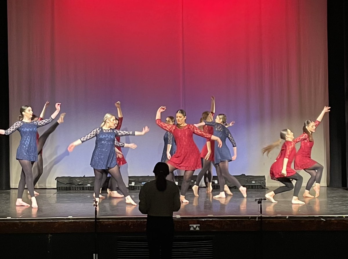 CI_ProdArts's tweet photo. Please join us tonight for our virtual Winter Showcase performance. Celebrating the work of our Dance, Technical Theatre and Digital Media students . Click the link below to join the event, at 7pm – Thursday 17th December!💃🕺#studyatCI #performingarts
https://t.co/YpQ5tdeIPW https://t.co/KvqAB2VWWL