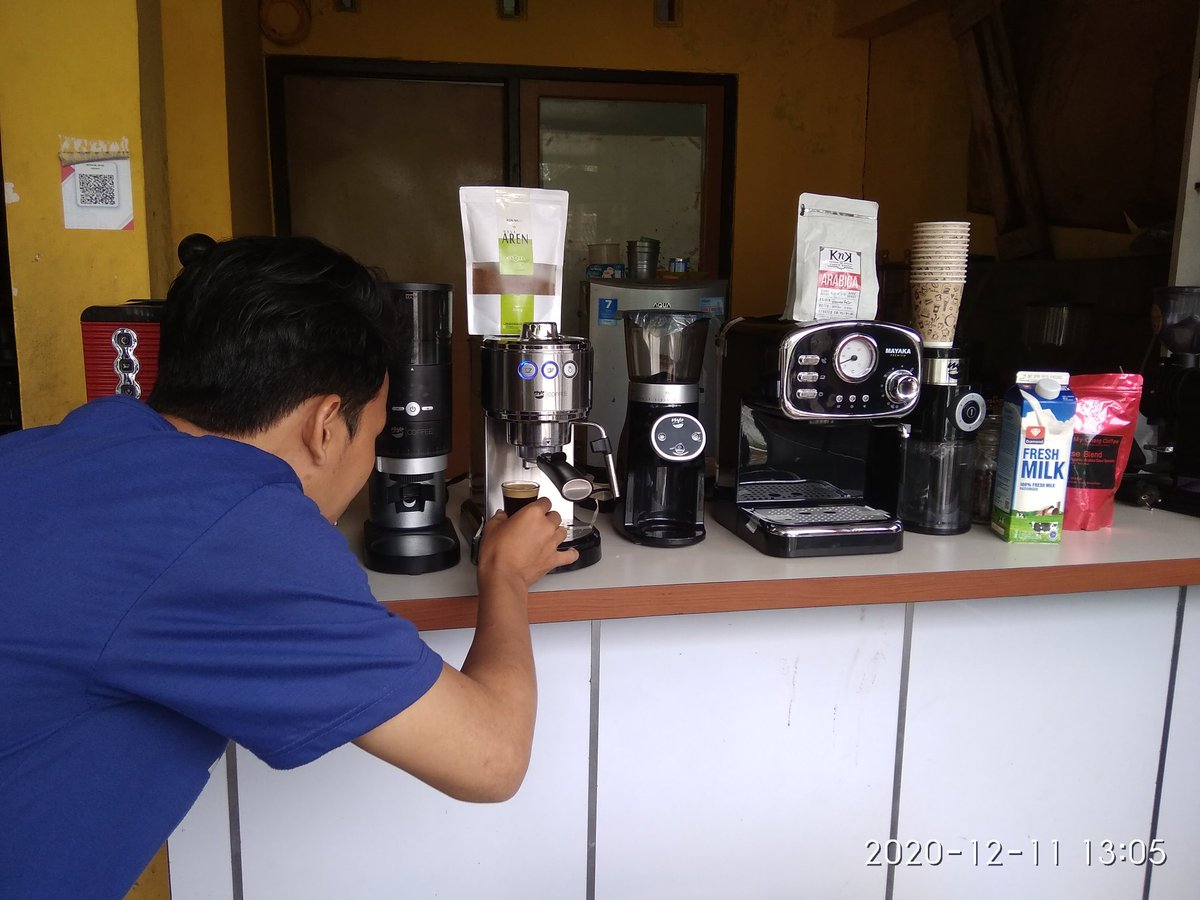 PapaOz4's tweet photo. Demo alat kopi. Yg mau alat2 kopi bisa wa ya 088227897501 https://t.co/cQnB4lTGWl