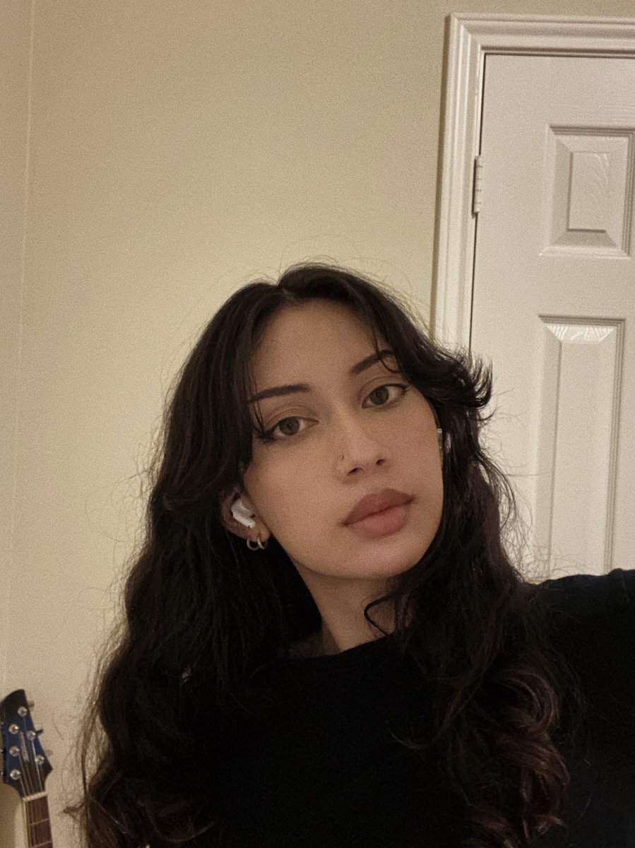 bvbybenz's tweet photo. Hi I moved accounts :) just wanted a fresh start https://t.co/ke1Uq6FXgg