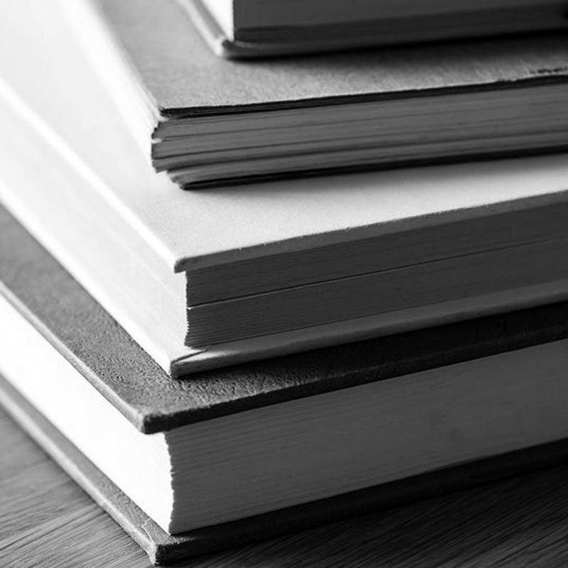 BlackLivros's tweet photo. Cite esse tweet com seus livros favoritos desse ano. 🖤📚 https://t.co/LuI54GXMyX