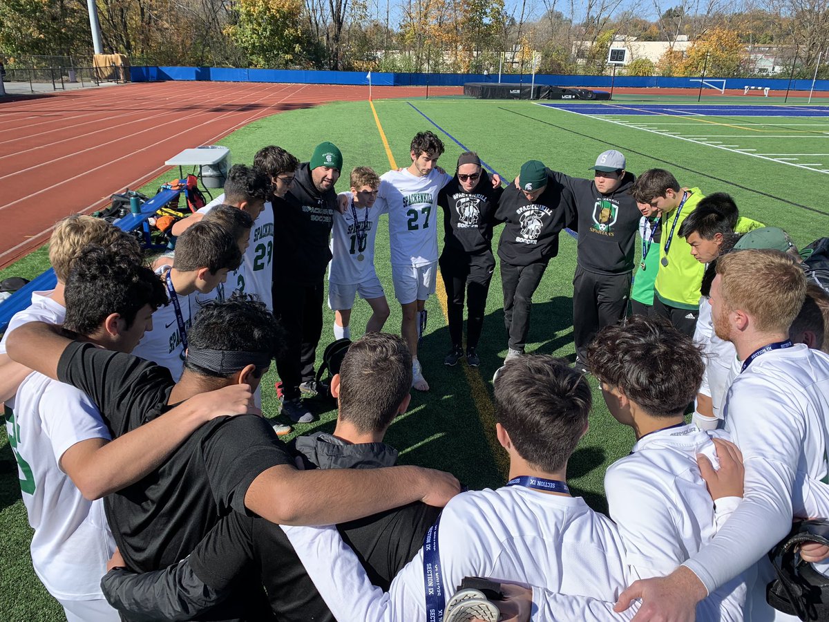 SpackSports's tweet photo. It is with a very heavy heart that we announce the passing of our boys soccer coach and Spanish teacher, Manny Blanco. He will be greatly missed by the innumerable people that he influenced throughout his life. Our thoughts and prayers go out to the Blanco family. ⚽️💚 https://t.co/63tAeToN99