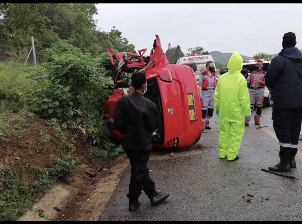 [Rustenburg] One person dies on the R30 and others sustain injuries .
