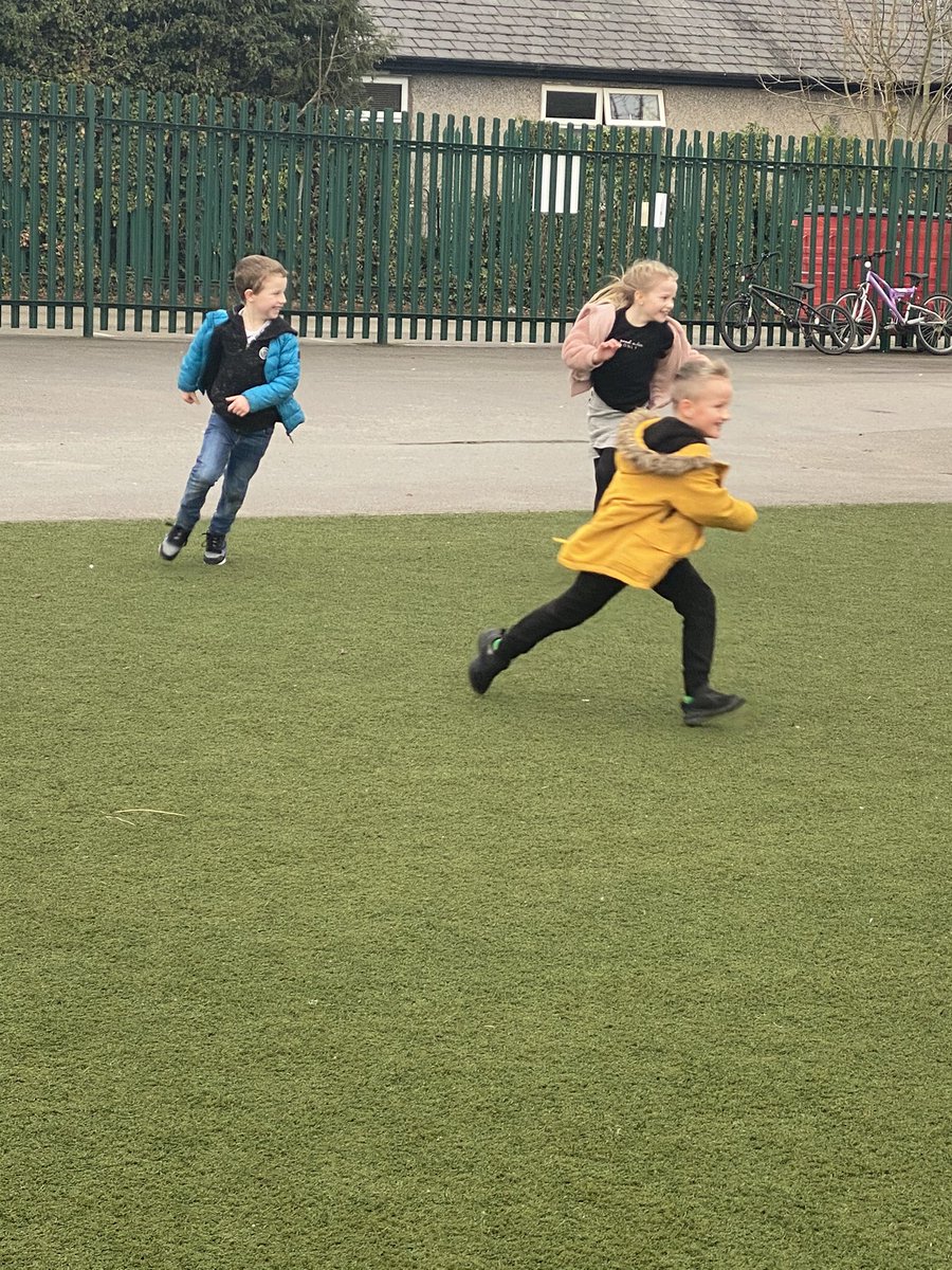 CCMPrimary's tweet photo. Outdoor party games are so much fun for y2 who are playing #stuckInTheSnow ❄️ https://t.co/RWvVnmMsG1