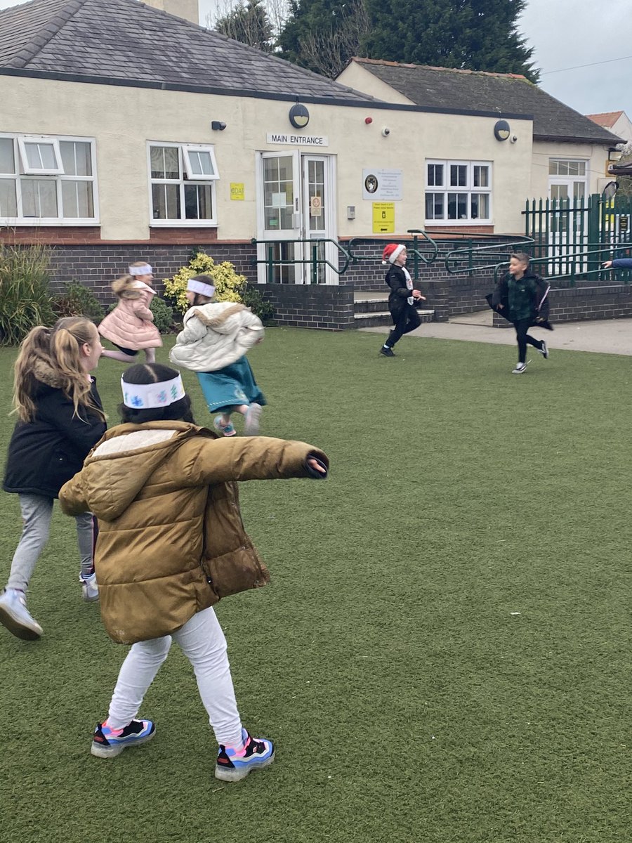CCMPrimary's tweet photo. Outdoor party games are so much fun for y2 who are playing #stuckInTheSnow ❄️ https://t.co/RWvVnmMsG1