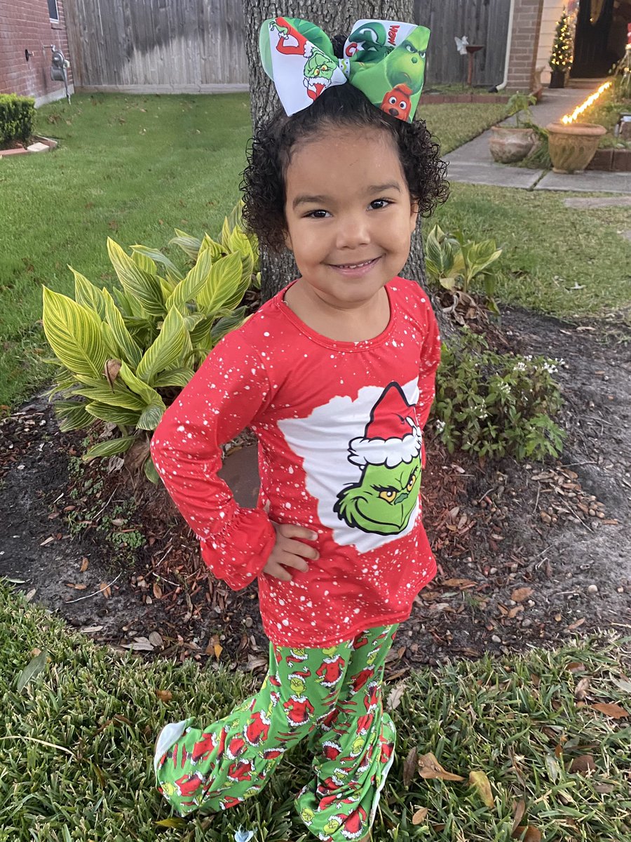 Mrs_Stevenson23's tweet photo. 2020 Stink, Stank, Stunk😝
Grinch day at school today! 💚 Adaleigh Grace brought her amazing teachers these sweet grinch chocolate bombs for this special grinch day🥰 #grinchday #chocolatebombs #ELC1 https://t.co/LBSvlxGOgU