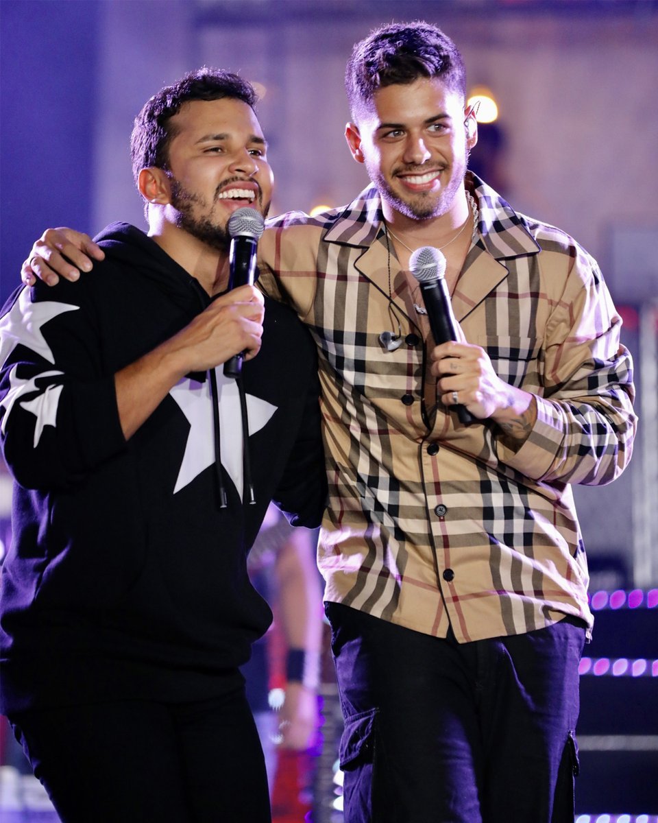 centralzefelipe's tweet photo. #TBT dessa Live, que foi maraaa com a presença do nosso Zé! Ele arrasou demais né? Vocês assistiram do começo ao fim? 🎵😍 #ZeFelipe #BotecoPrime #LucasGuimaraesConvida #Live https://t.co/MbQBcaP8q5