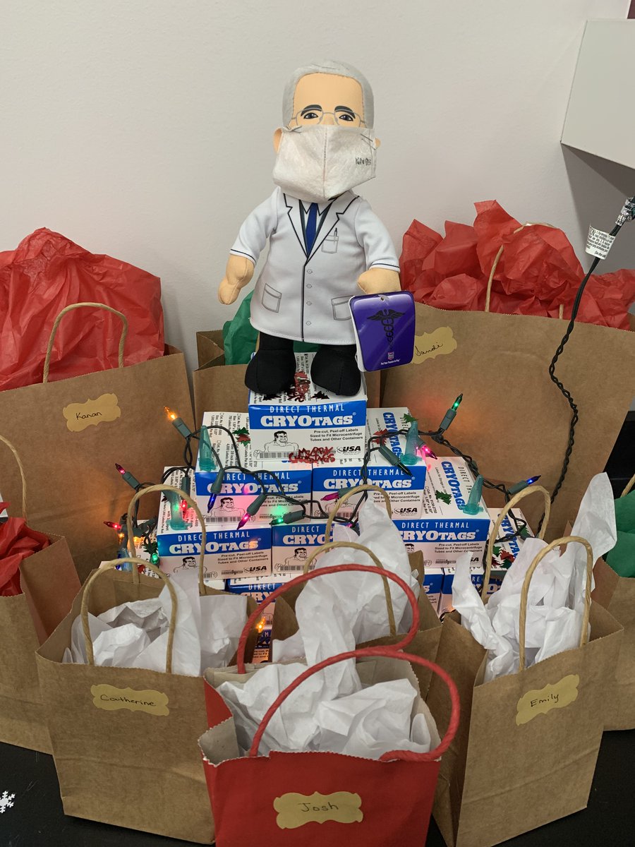 DrLcbl's tweet photo. Pa rum pum pum pum
Fauci Santa has come.
Look for a gift from me
under the CryoTag Tree
#FollowFauciForFun #UAMS #ACRI #LCBLab #LabHumor https://t.co/BpKp7AUs3Q