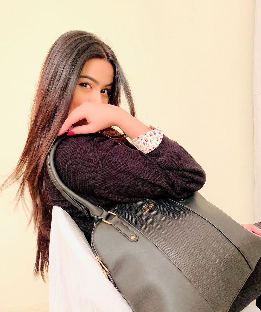 LavieWorld's tweet photo. Mood today: Happy face or mysterious? Swipe right to see! Comment your current mood!
x
Click this link to grab 59% discount on the handbag featured https://t.co/p1Nex1d3UC
x
#stylishsatchel #sleekbag #satchelbag #blacksatchel #moodoftheday #blackhandbag #stayhandsfree #bagitup https://t.co/EKVIPDQPT3