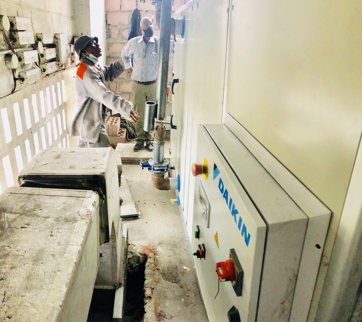 inter_chim's tweet photo. Raccordement hydraulique du Refroidisseur d’AIR du @pullmanhotels @PullmanKinshasa , RDC 2020.
Eolia Sarl @mobimetal @inter_chim https://t.co/zLbwdoydof